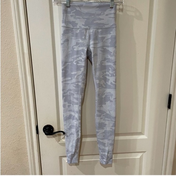 lululemon athletica Pants - Lululemon women’s camo print leggings size 4